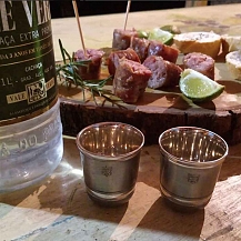 copinhos concavos de estanho para cachaça da CSA Estanho